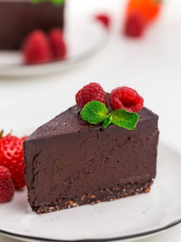 Vegan Chocolate Cheesecake (paleo, no-bake)