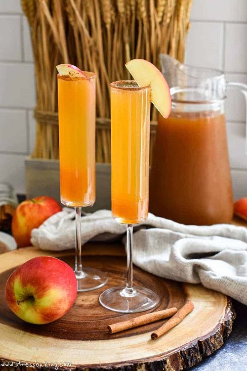 Apple Cider Mimosas (Apple Cider Champagne Cocktail)