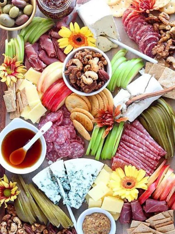 Thanksgiving Appetizer Fall Charcuterie Board (Meat & Cheese Platter)