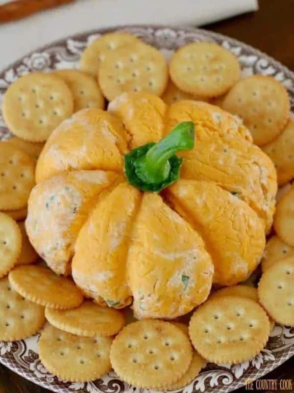Thanksgiving Appetizer Pumpkin-Shaped Cheeseball