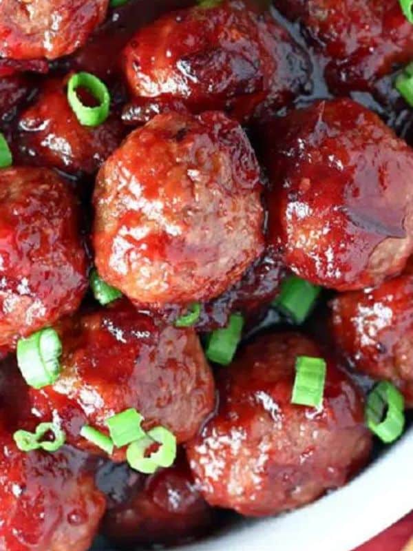 Thanksgiving Appetizer Quick Cranberry Glazed Meatballs