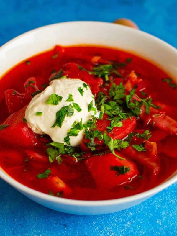 Vegetarian Ukrainian Borscht Soup (Beet Soup)
