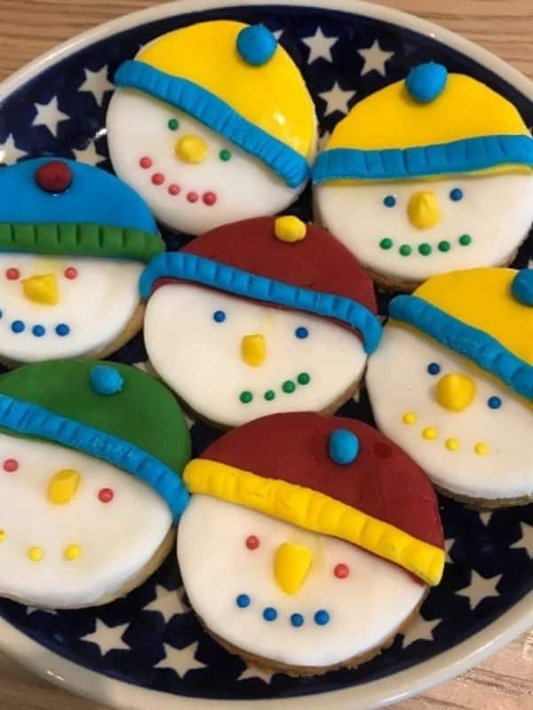 Delicious snowman vegan Christmas cookies