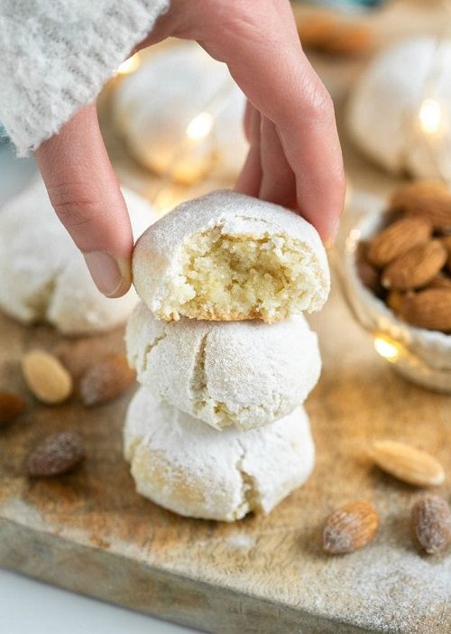 Amaretti Cookies - Italian Almond Cookies