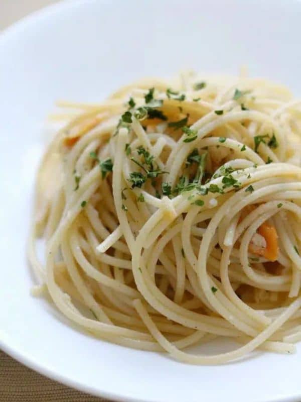 Classic Italian Gluten-Free Linguine With White Clam Sauce (Top Allergen-Friendly)