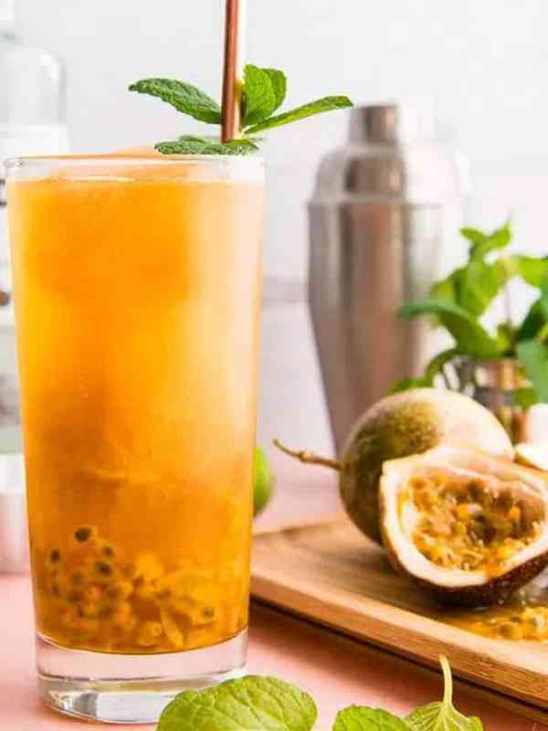 Passion Fruit Mojito Cocktails with Fresh Passion Fruit