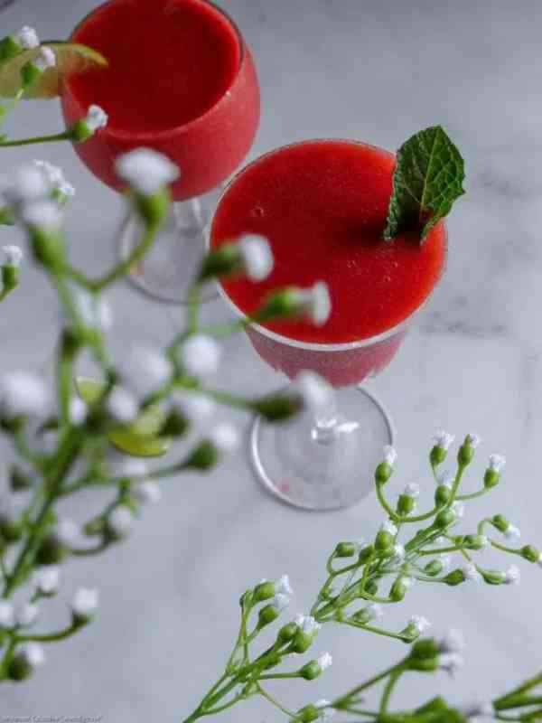Easy Frozen Strawberry Cocktail