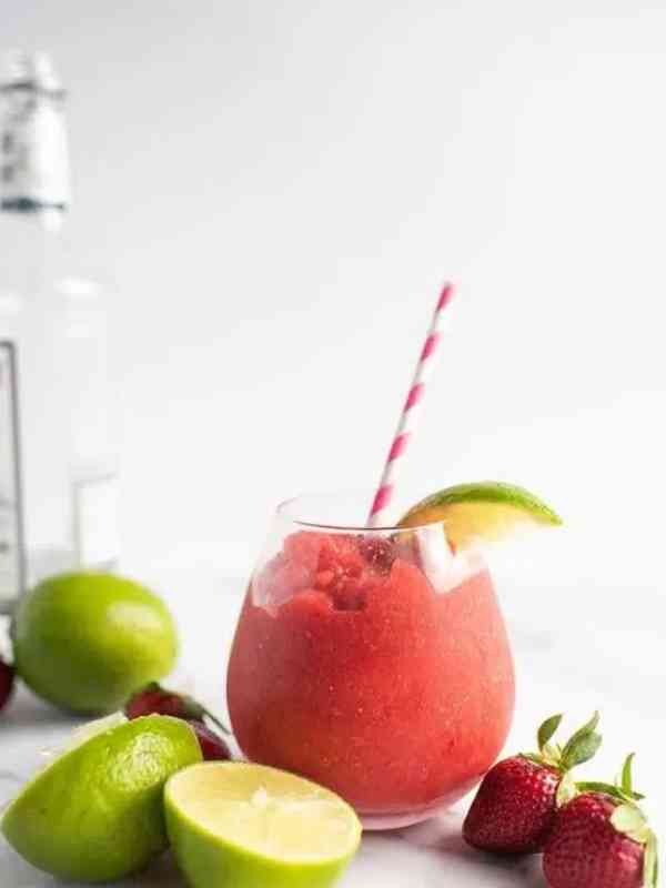 Frozen Strawberry Lime Daiquiri Cocktail