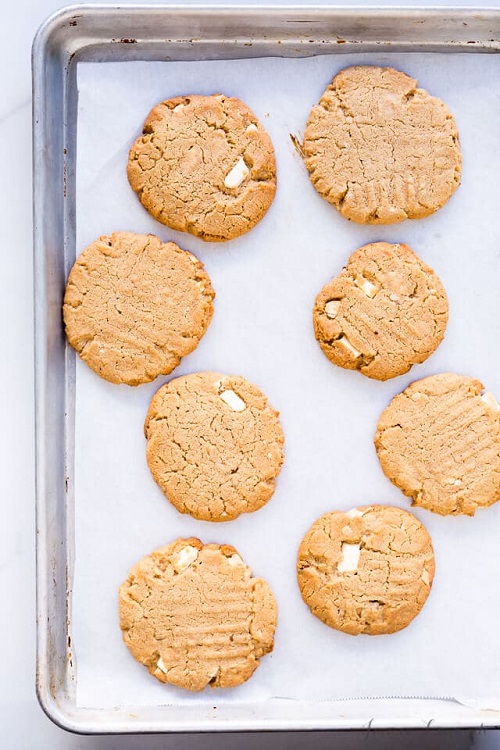 Thick Chewy Peanut Butter Cookies With White Chocolate Chunks