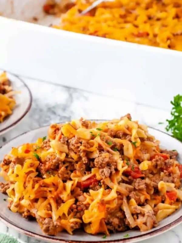 Cheesy Beef and Noodle Casserole Recipe