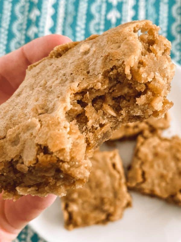 OATMEAL TOFFEE COOKIE BARS